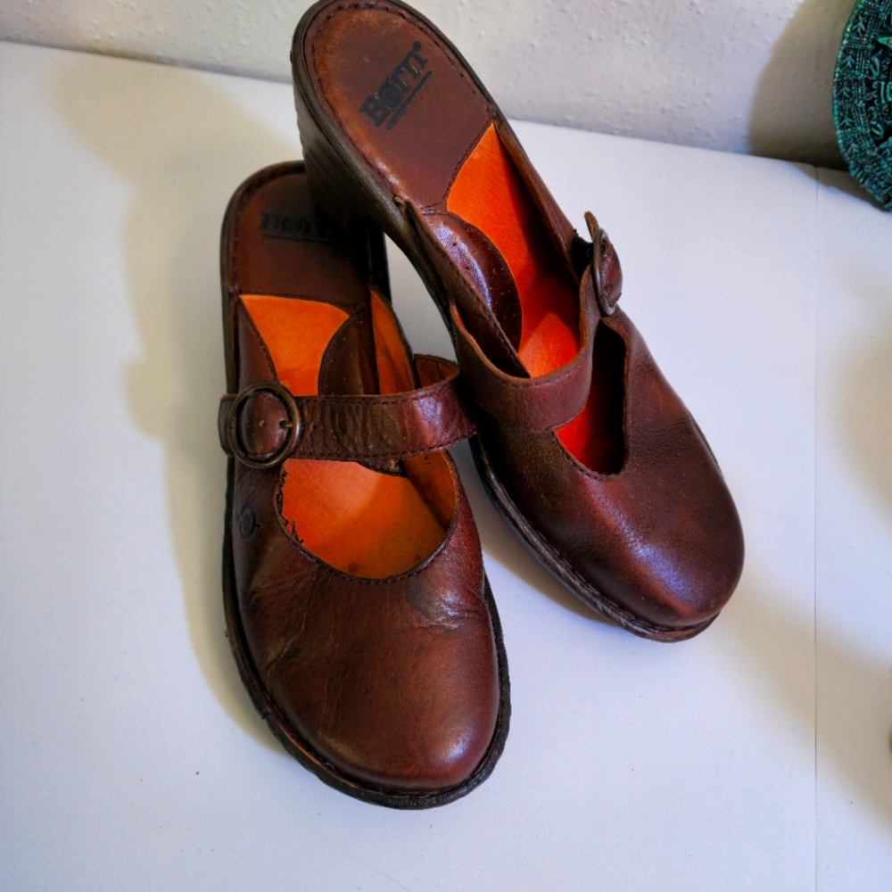 Born hand crafted leather sandals